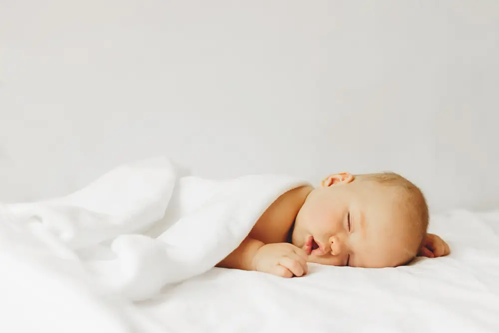 Friedlich schlafendes Baby, sleeping baby schlafberatung für babys und Kinder sleep consultation for baby and toddler