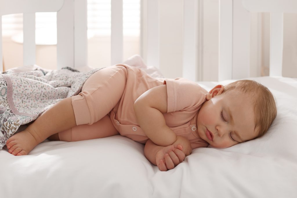 Babyschlaf verbessern Tipps zum ein- und Durchschlafen & INofs zum Baybschlaf im 1. und 2. Lebensjahr