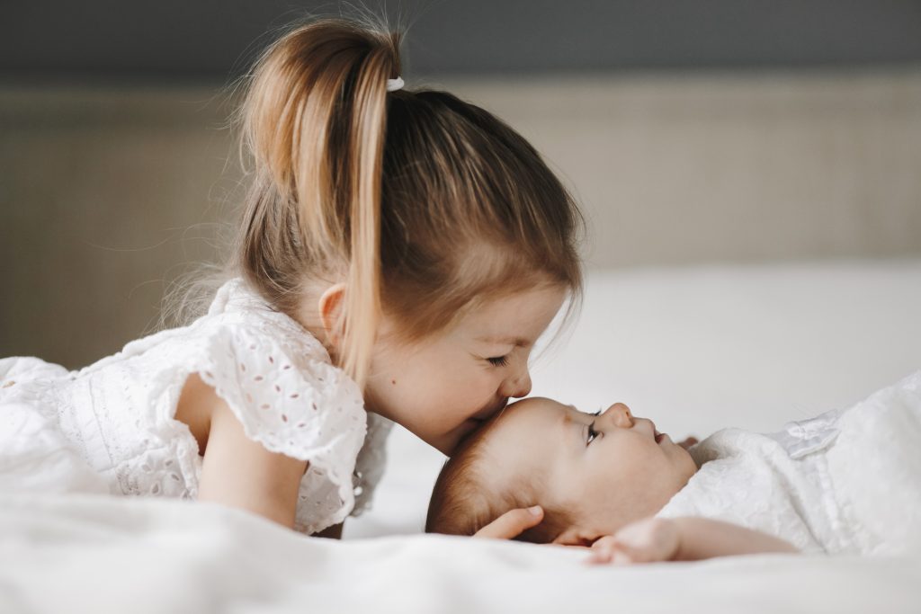 geschwisterkind, introducing your newborn